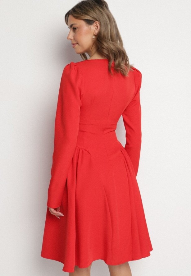 Czerwona Rozkloszowana Sukienka z Usztywnianymi Miseczkami Tillimara