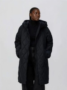 Pikowana kurtka - czarny