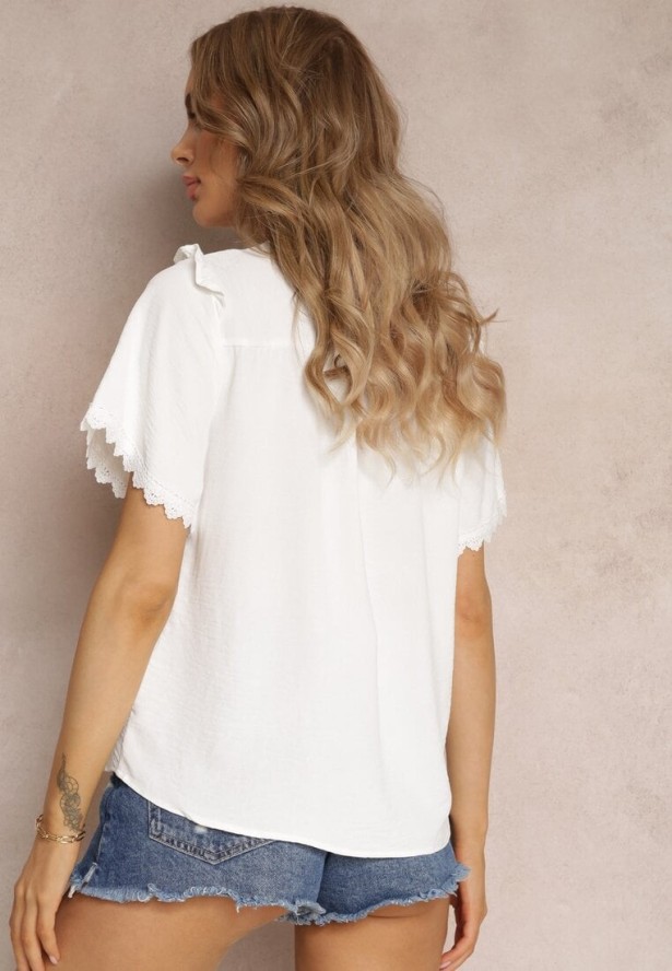 Biała Koszula z Krótkim Rękawem i Koronką przy Ramionach Bettia