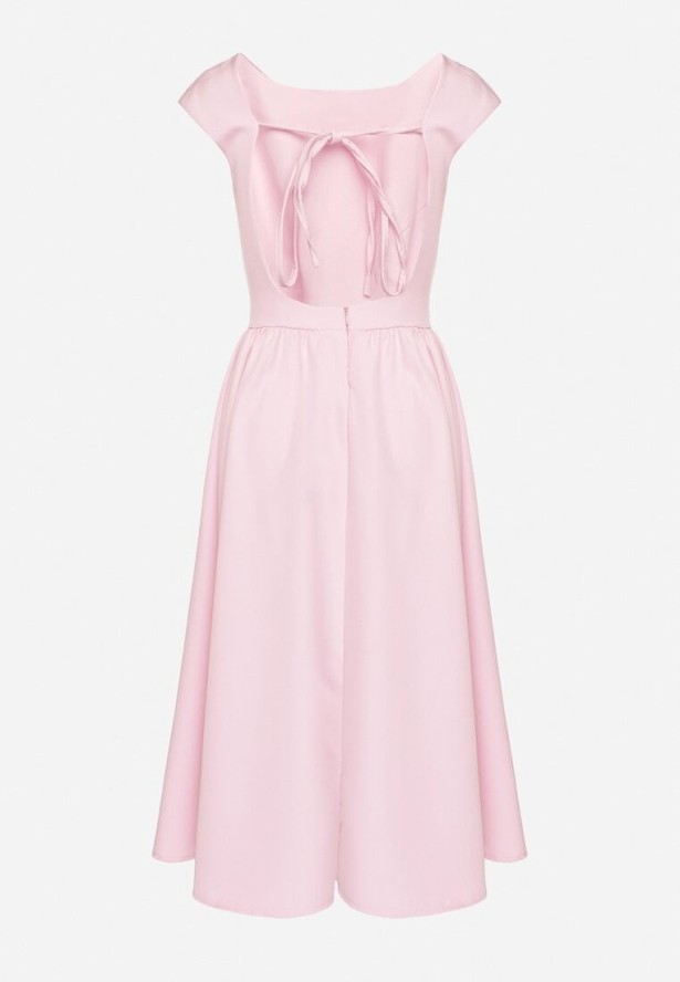 Różowa Sukienka o Rozkloszowanym Kroju z Wiązaniem i Dekoltem w Łódkę Aladriela