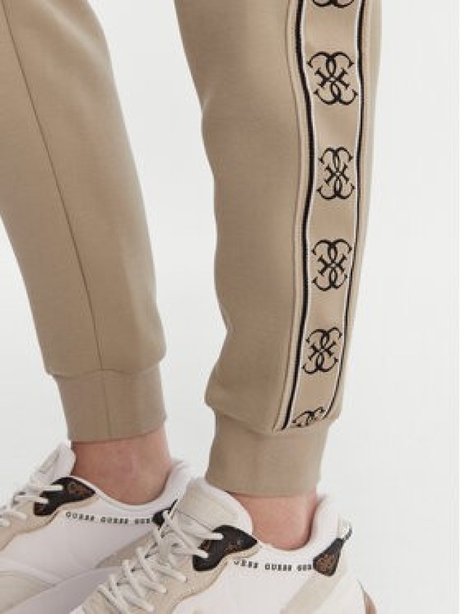 Guess Spodnie dresowe V2YB15 KB3P2 Beżowy Regular Fit