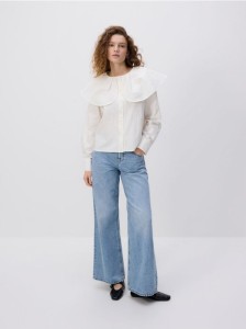 Koszula z ozdobnym kołnierzem - złamana biel