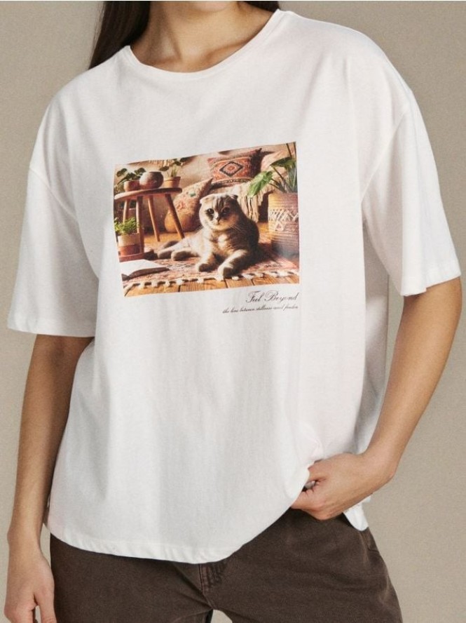 Bawełniana koszulka z nadrukiem - kremowy