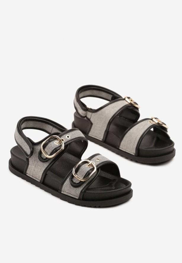 Czarne Sandały na Platformie z Metalicznymi Klamrami Nevorlia