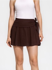 Spódnica mini z wiązaniem - brązowy