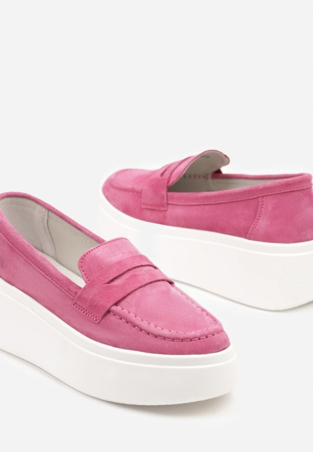 Fuksjowe Skórzane Mokasyny na Grubej Podeszwie z Ozdobnym Paskiem Eleariel