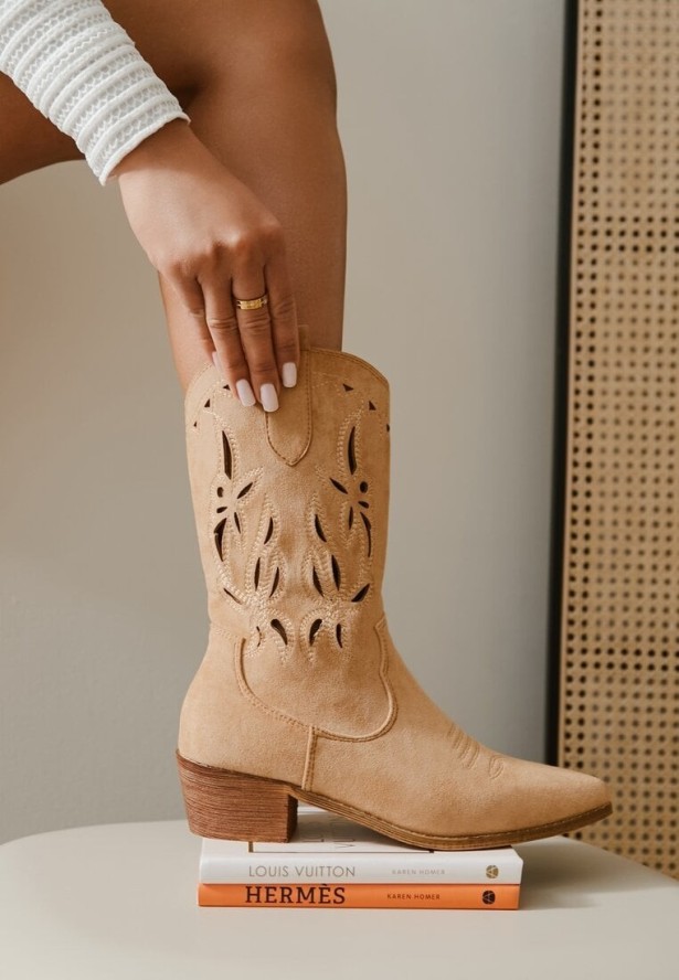 Ciemnobeżowe Ażurowe Botki Vices na Obcasie w Stylu Kowbojek Helori