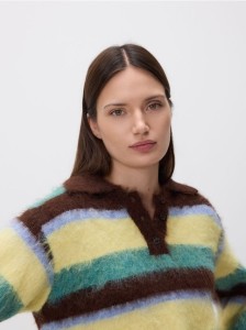 Sweter z kołnierzykiem - wielobarwny