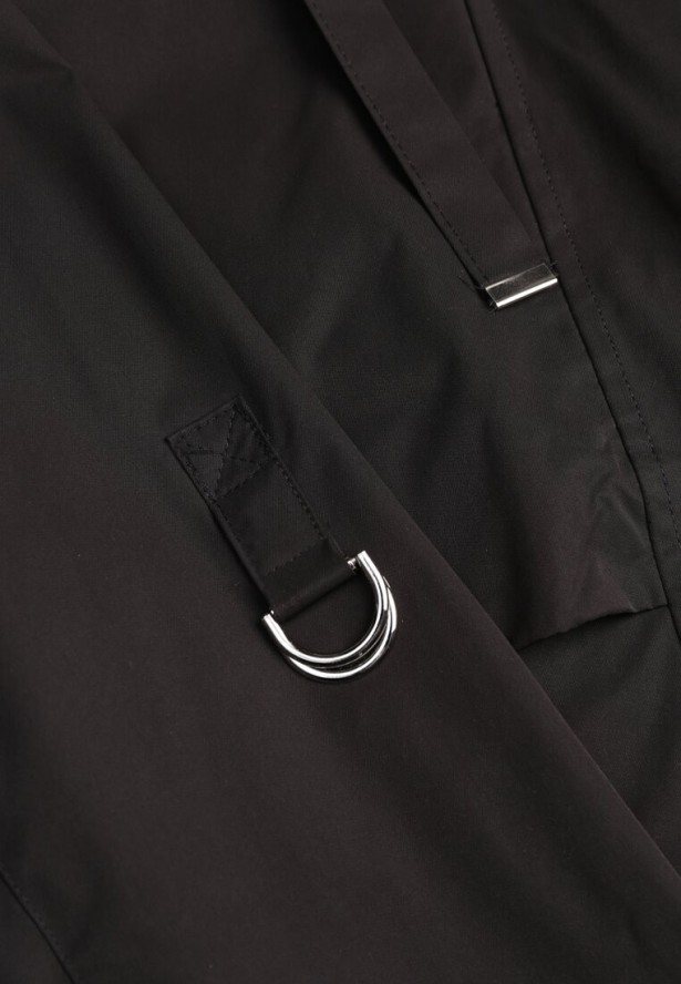 Czarna Kurtka Przejściowa Typu Parka z Odpinanym Kapturem Ozdobiona Sznurkami Fallaiah