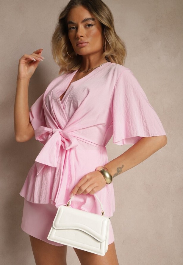 Jasnoróżowa Bluzka z Wiskozą Kopertowym Dekoltem i Ozdobnym Supełkiem Lioriva