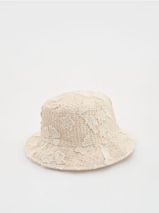 Ażurowy kapelusz bucket - kremowy