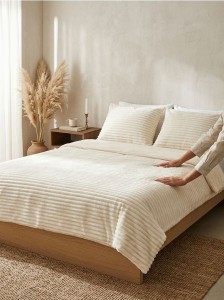 Komplet pościeli ze sztucznym futerkiem 160x200 - kremowy