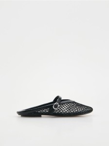 Ażurowe mule z paskiem - czarny