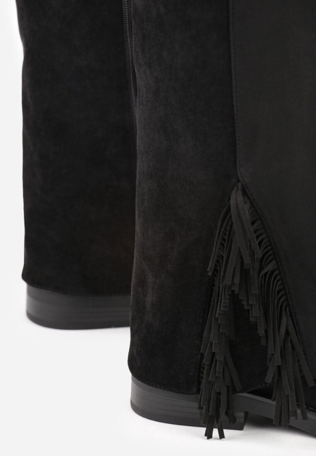 Czarne Kozaki Ozdobione Frędzlami i Wywiniętą Cholewką Reilevia