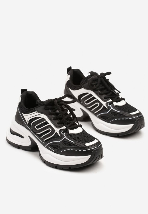 Czarne Sneakersy na Grubej Tłoczonej Podeszwie z Geometrycznym Wzorem Deliorith