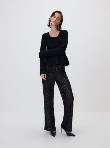 Sweter z kokardkami - czarny