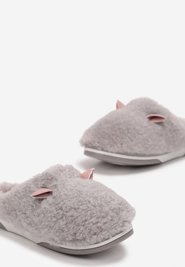 Szare Kapcie z Futerkiem i Motywem Uszu Iratimi
