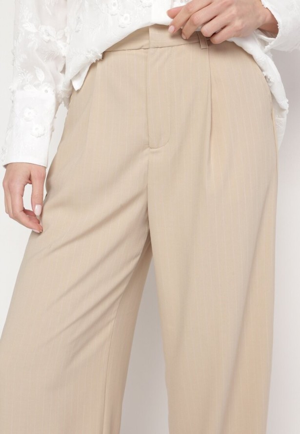 Beżowe Spodnie w Stylu Pallazo z Prostymi Szerokim Nogawkami w Delikatne Paski Ledanne