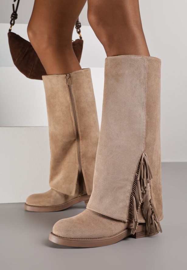 Ciemnobeżowe Kozaki Ozdobione Frędzlami i Wywiniętą Cholewką Reilevia