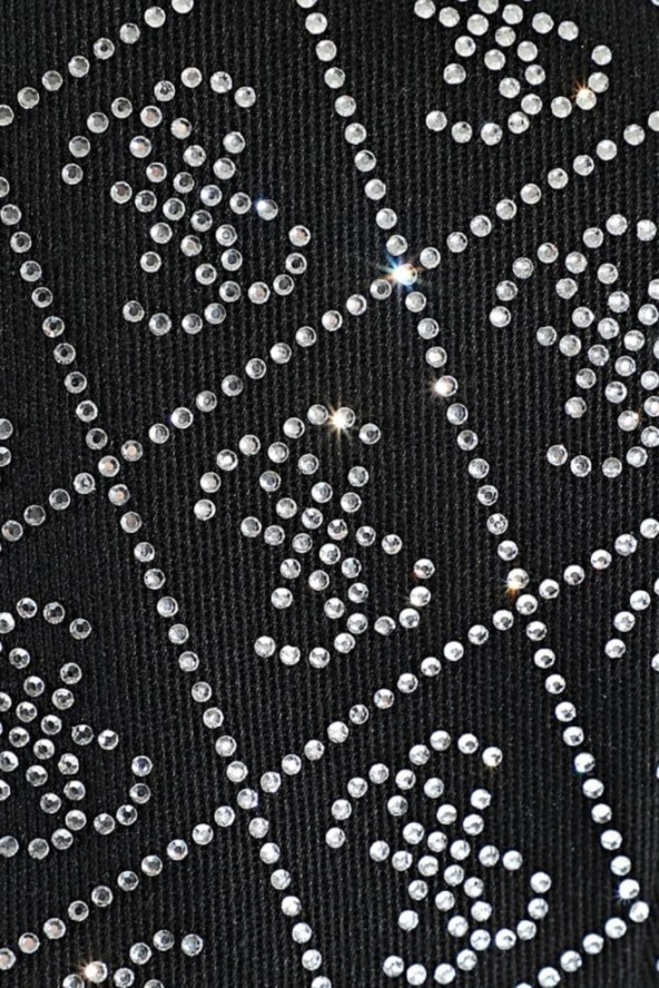 GUESS Czarna damska czapka z cyrkoniami