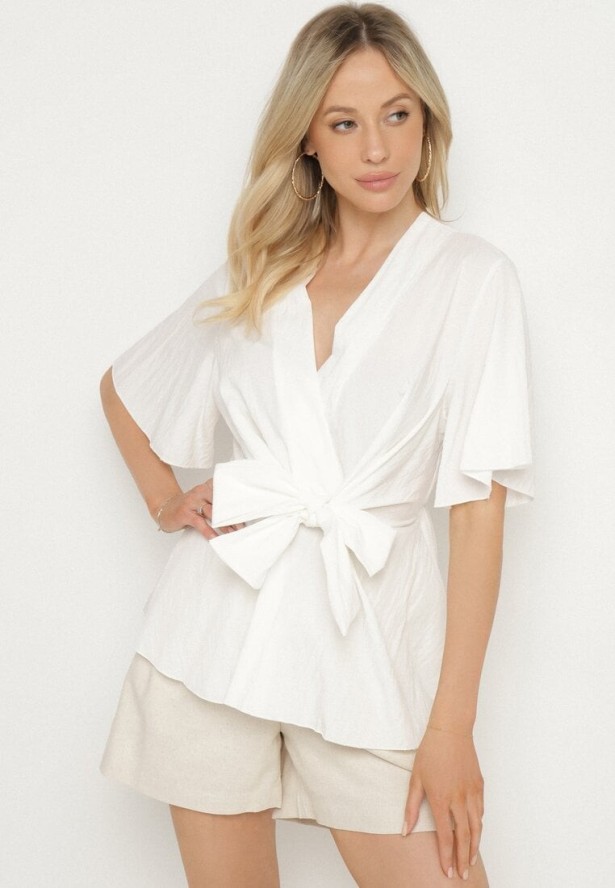 Biała Kopertowa Bluzka z Wiskozą Ozdobiona Supłem Tanathria