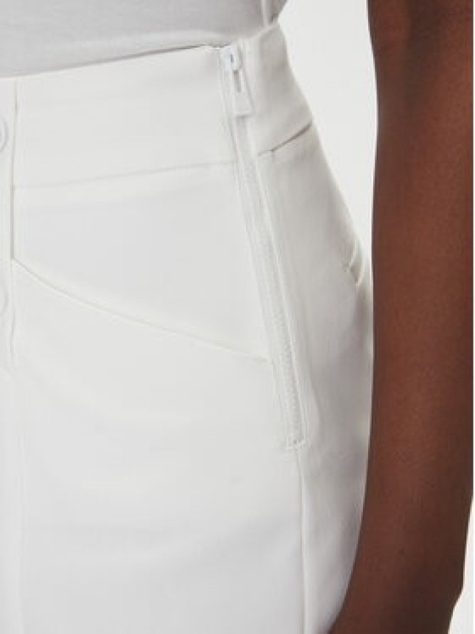 Morgan Szorty materiałowe 251-SHEON Biały Straight Fit