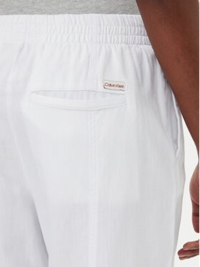 Calvin Klein Jeans Spodnie materiałowe J20J225340 Biały Relaxed Fit