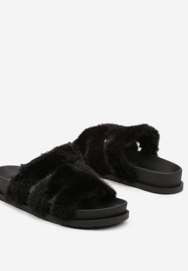 Czarne Futrzane Klapki na Podeszwie z Pianki Balinea