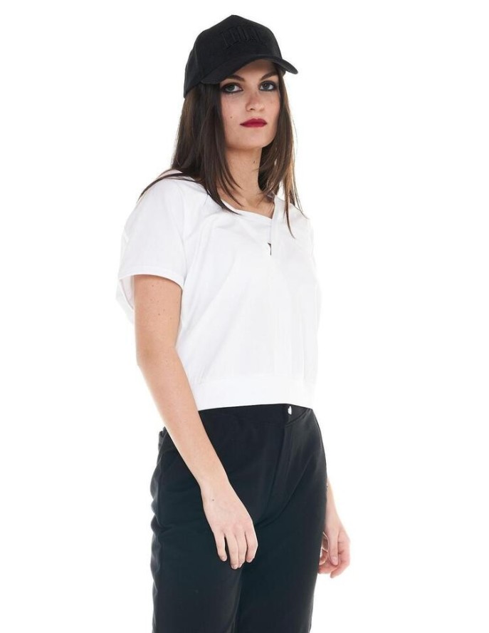 Damski T-shirt Cristal Shine o niskim kroju