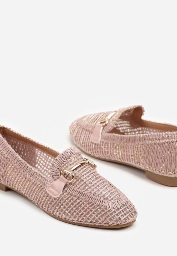 Różowe Mokasyny z Ażurową Cholewką i Klamerką Falionisa