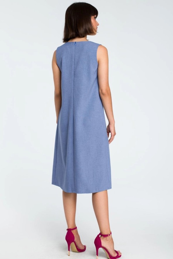 Lniana sukienka trapezowa na lato bez rękawów niebieska