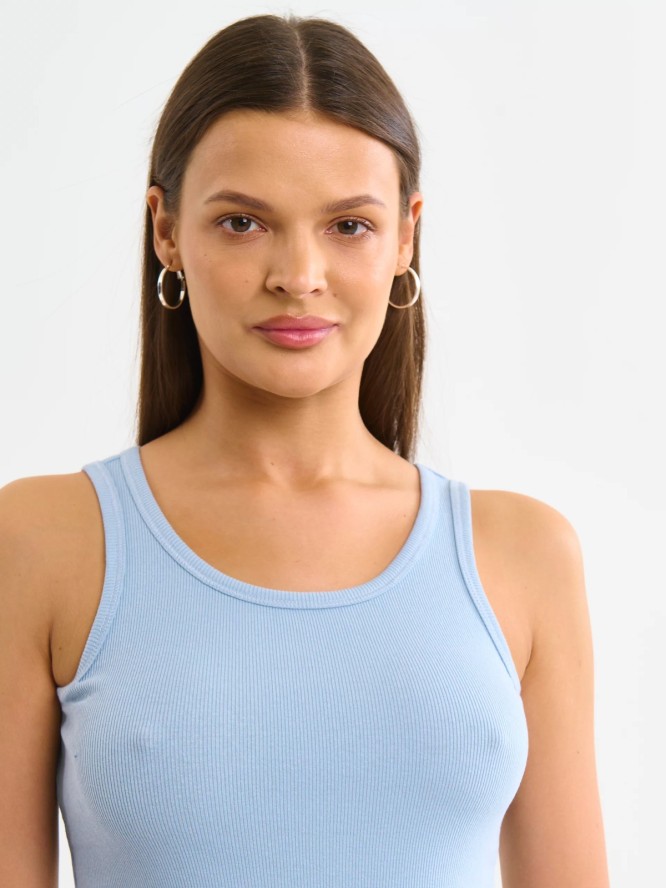 Koszulka damska na ramiączkach prążkowana błękitna Aurela 400