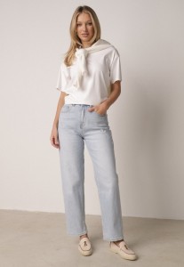 Niebieskie Bawełniane Jeansy o Kroju Mom Fit z Wysokim Stanem i Paskiem Pribena