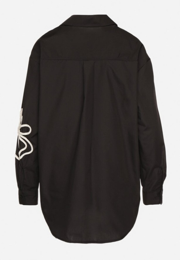 Czarna Koszula o Kroju Oversize z Wiskozą Zdobiona Kwiatową Aplikacją Zelbia