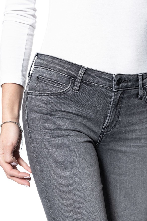 LEE SCARLETT DAMSKIE SPODNIE JEANSOWE L526PJBR 112111810