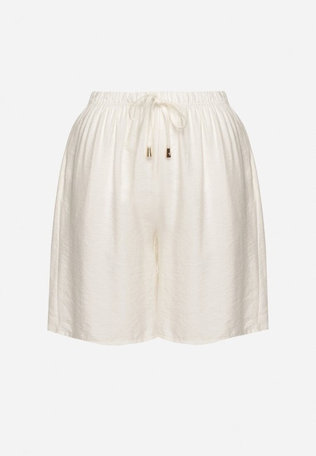 Jasnobeżowe Szorty Ozdobione Sznurkiem Lunareina