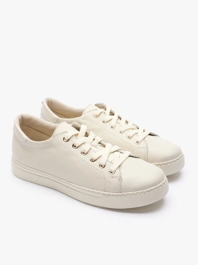 Białe sneakersy ze skóry licowej