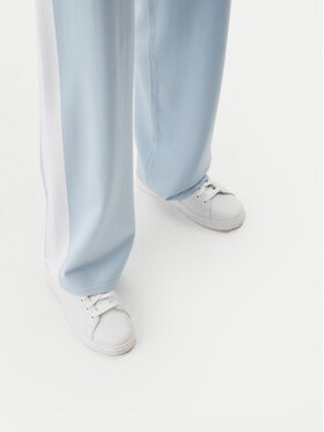 Guess Spodnie dresowe V5GB00 Z3D60 Błękitny