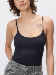 Gładki top na ramiączkach - czarny