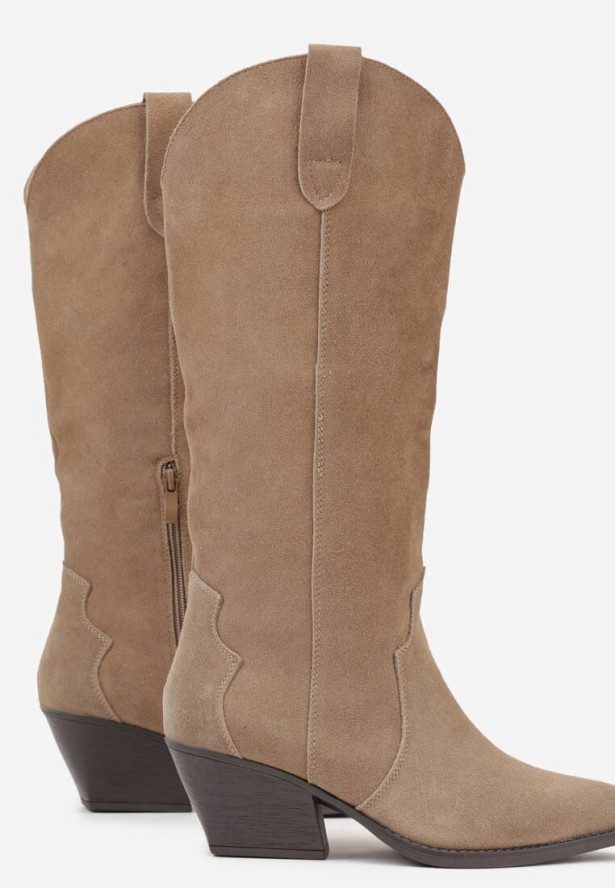 Ciemnobeżowe Zamszowe Kozaki Kowbojki na Stożkowym Obcasie Sevra