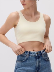 Krótki top - złamana biel