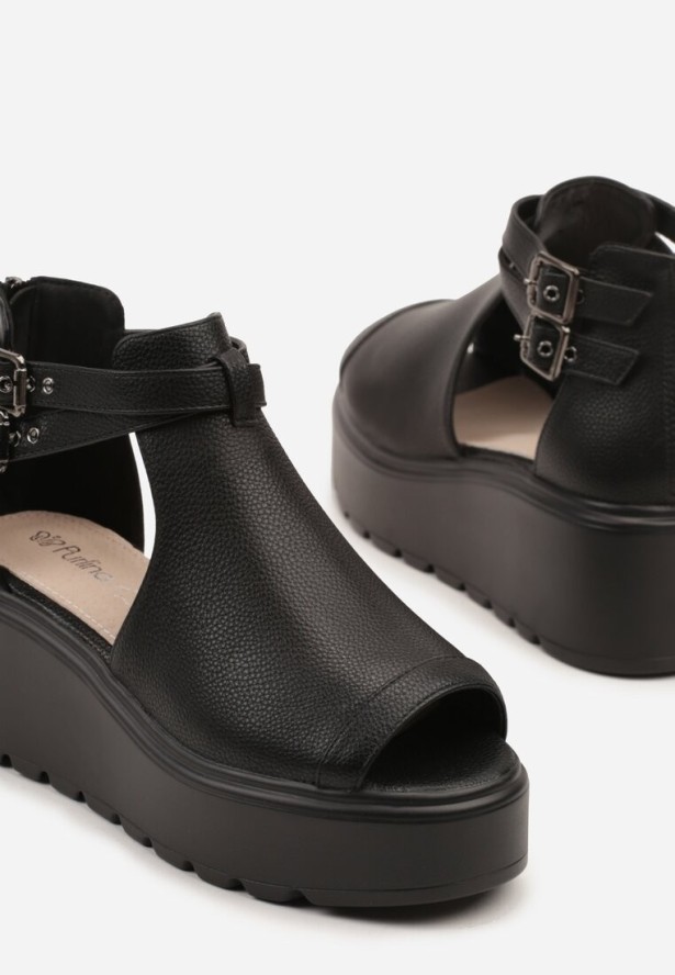 Czarne Sandały na Koturnie z Wkładką ze Skóry Naturalnej i Ozdobnymi Paskami Sopressa