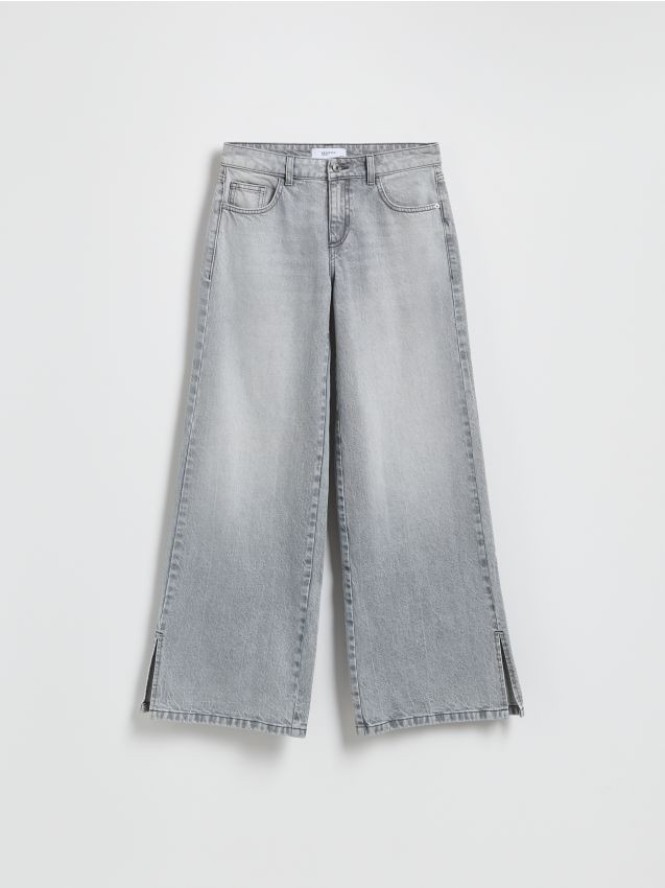 Jeansy straight z rozcięciami - jasnoszary