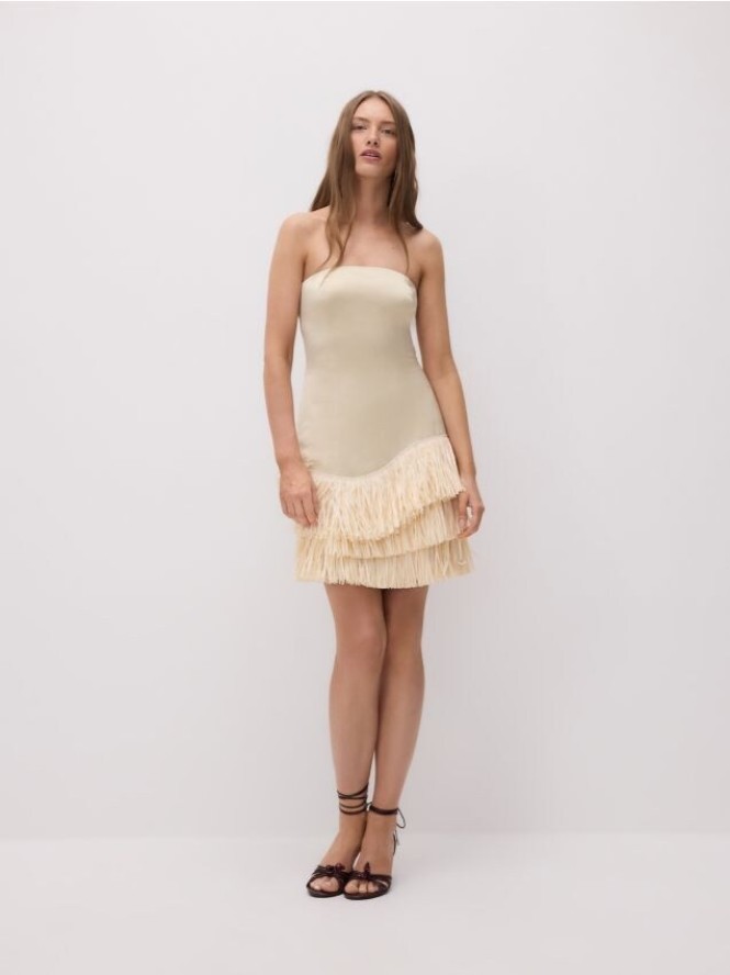 Sukienka bandeau z frędzlami - kremowy