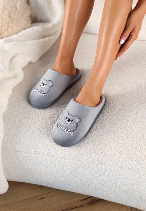 Szare Kapcie Welurowe z Ozdobną Naszywką i Futerkiem Naorita