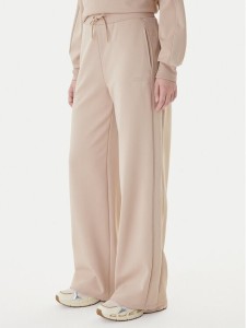 Guess Spodnie dresowe V5BB12 KCX22 Beżowy Regular Fit