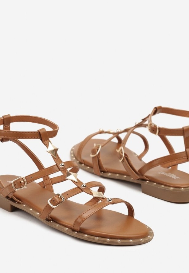 Brązowe Sandały Typu Gladiatorki Zdobione Aplikacjami i Sprzączkami Nimilora