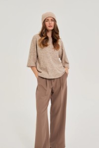 Czapka z metaliczną nitką beżowa