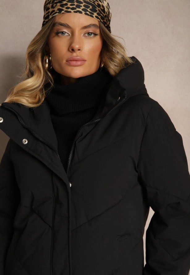 Czarna Długa Kurtka Pikowana z Nieodpinanym Kapturem Nerindale