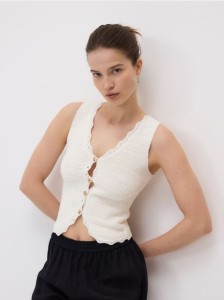 Dzianinowa kamizelka - biały